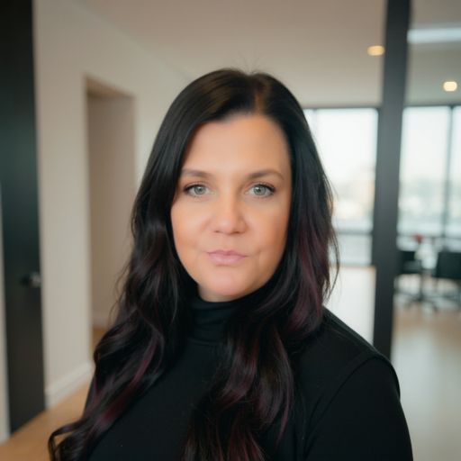 A headshot image of Jennifer Reynolds