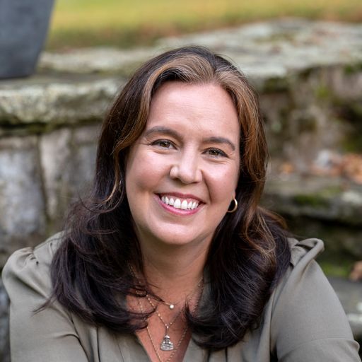 A headshot image of Erin Smokovich Dorflinger