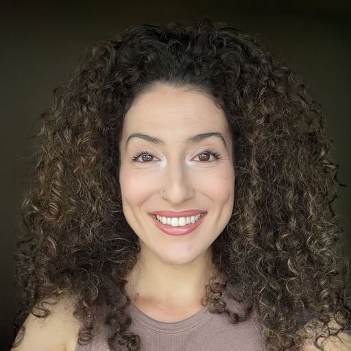 A headshot image of Alexa Bustamante