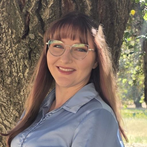 A headshot image of Cassidy Bradehoft-Masters