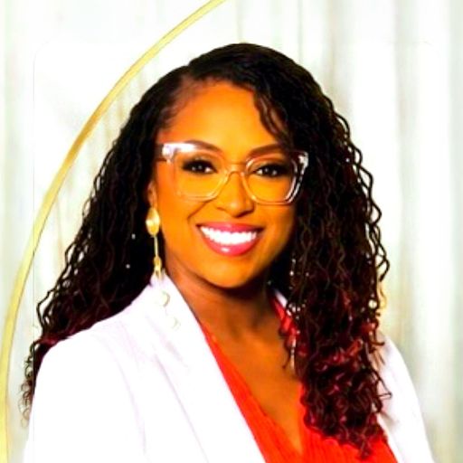 A headshot image of Amber Dixon