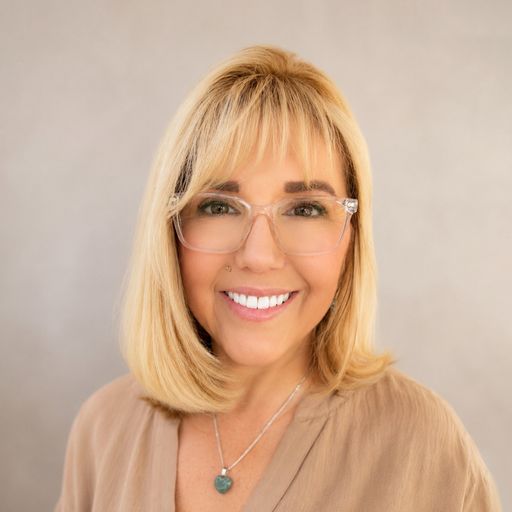 A headshot image of Yvette Diaz de Tuesta
