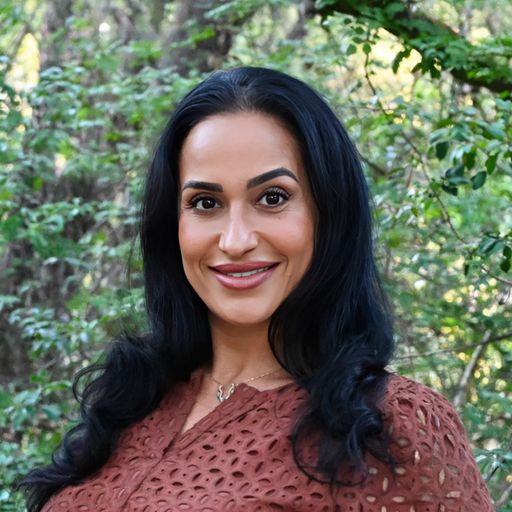 A headshot image of Anna Safarian