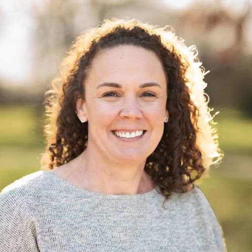 A headshot image of Jocelyn Thompson
