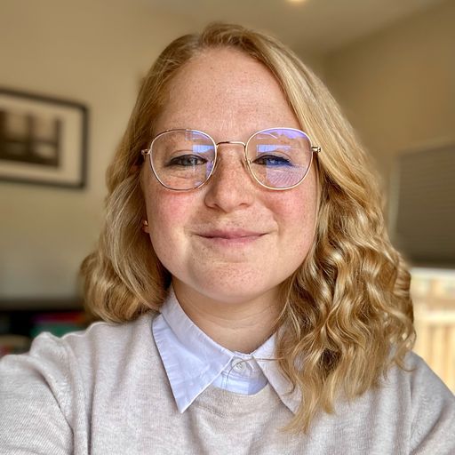 A headshot image of Julia Savoni