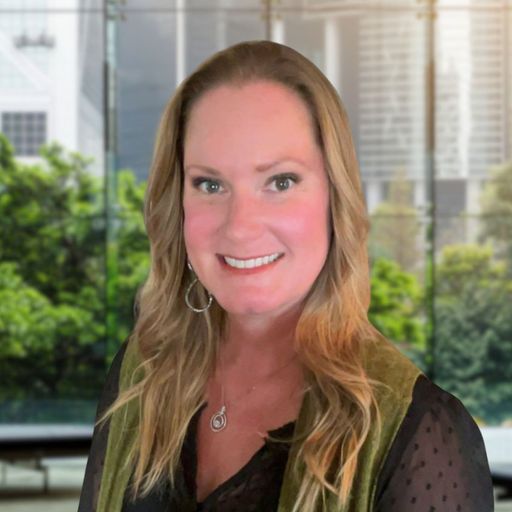 A headshot image of Hayley Beyer