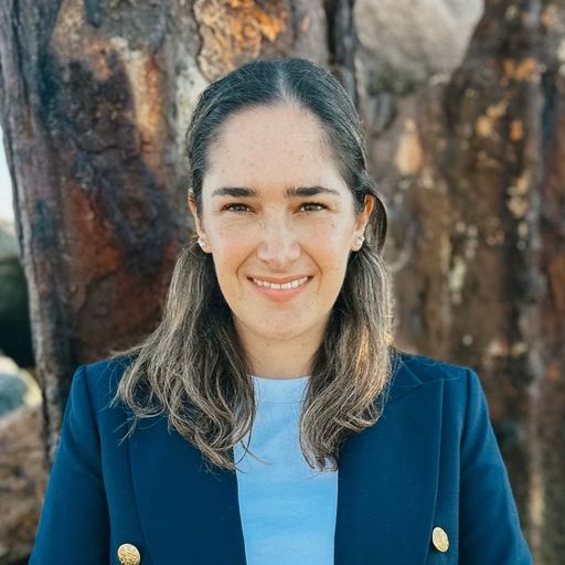 A headshot image of Laura Perez Flores