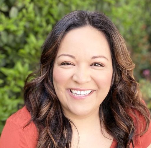 A headshot image of Karina Hernandez