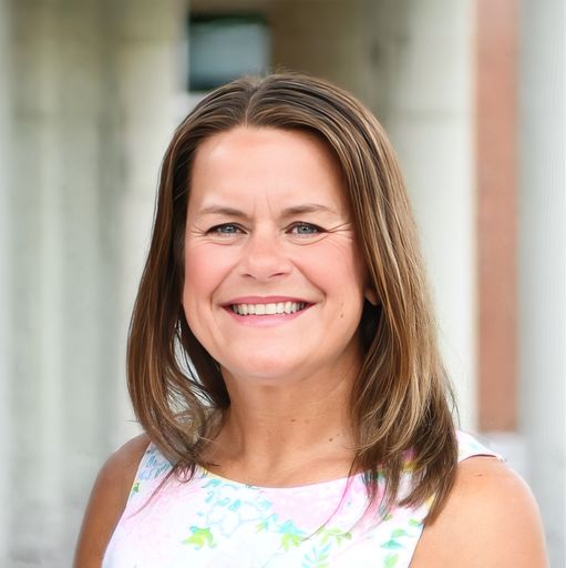 A headshot image of Shannon Trainor