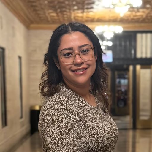 A headshot image of Laura Arriaza