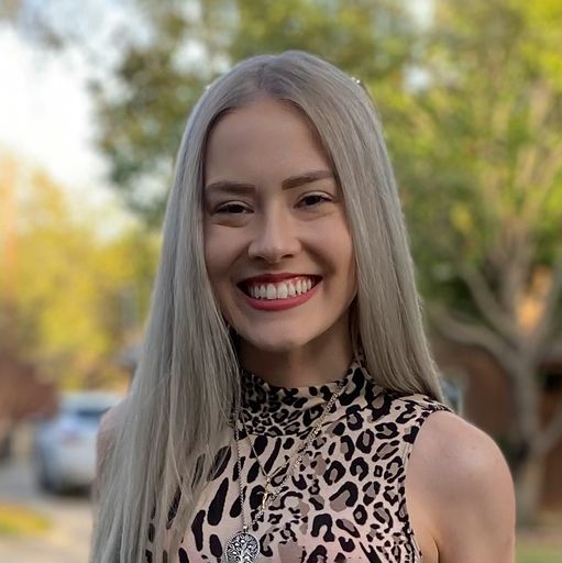 A headshot image of Gabriela Suitor