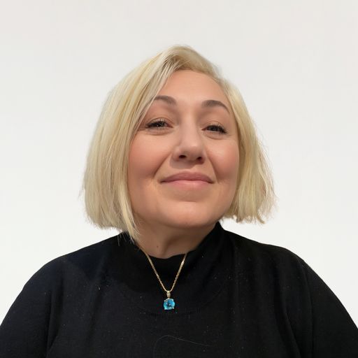 A headshot image of Valentina Paley