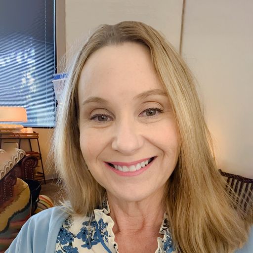 A headshot image of Peggy Bissing