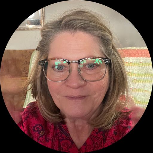 A headshot image of Lynne Cappellucci