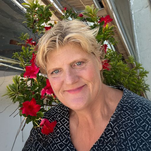 A headshot image of Karla Halvorson