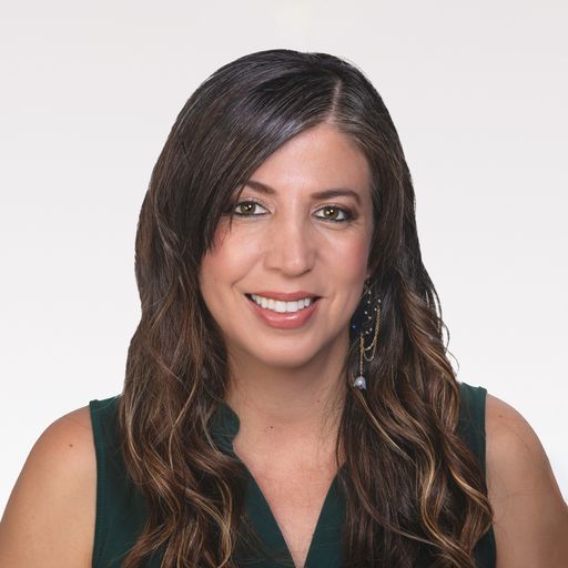A headshot image of Teresa Manns