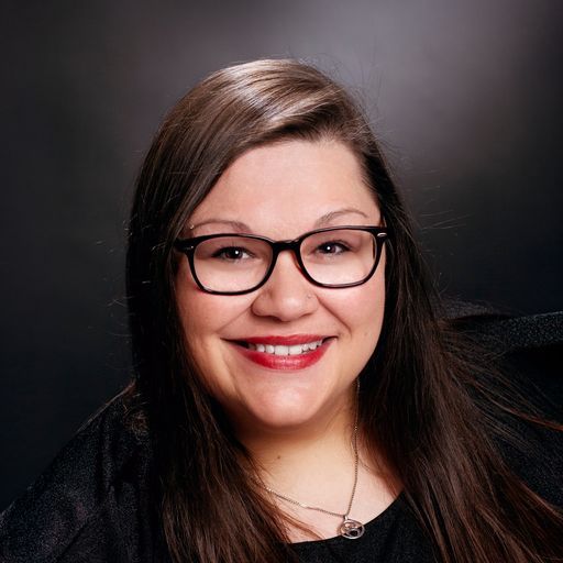 A headshot image of Wanda Calamia-Topple