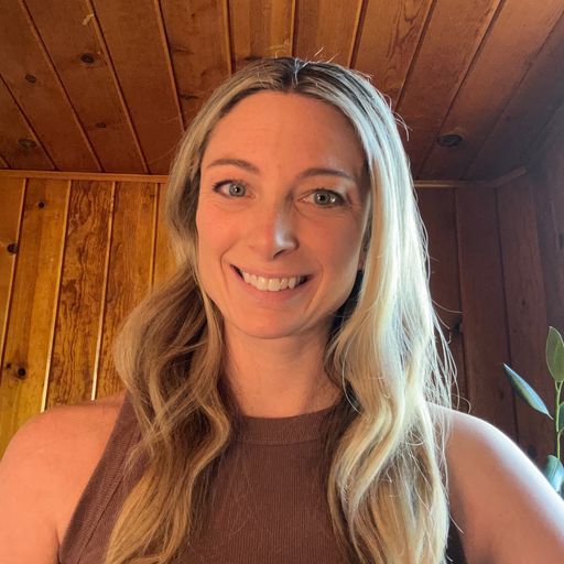 A headshot image of Ella Walzer