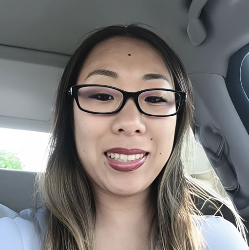 A headshot image of Ellen Suski