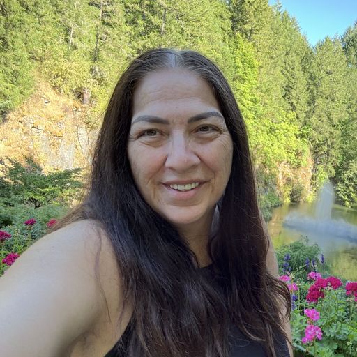 A headshot image of Veronika Noble