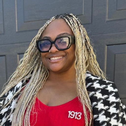 A headshot image of Sharnis Smith