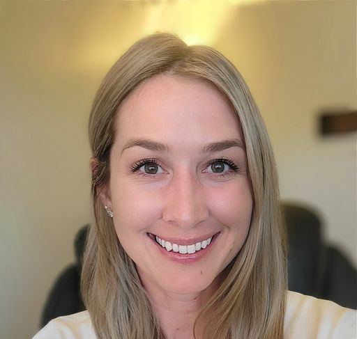 A headshot image of Larisa Hunt
