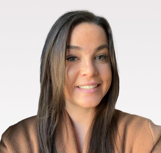 A headshot image of Alessandra Aristizabal