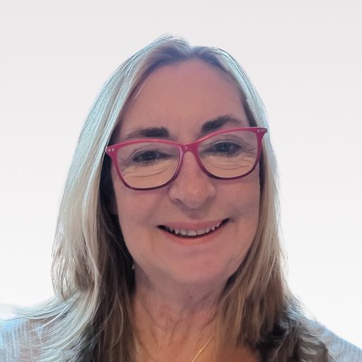 A headshot image of Tina Logan