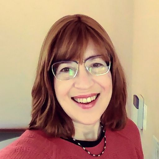 A headshot image of Devra Summers