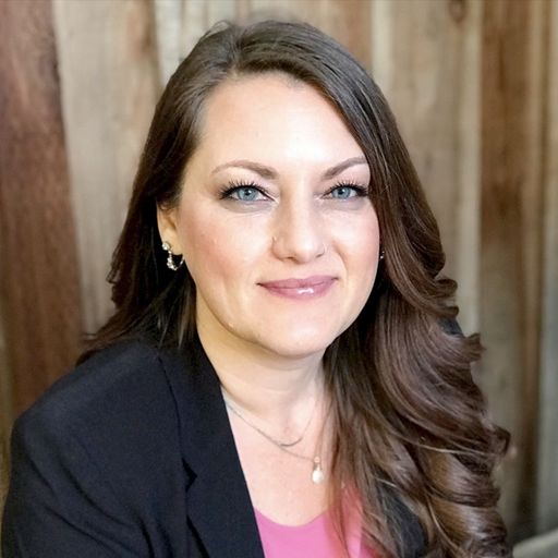 A headshot image of Rhianna Ray