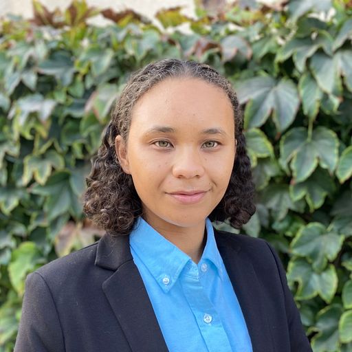 A headshot image of Ariel Wiggins