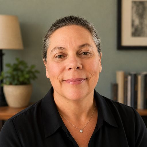 A headshot image of Heidi Ryan
