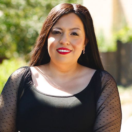 A headshot image of Alma Pacheco