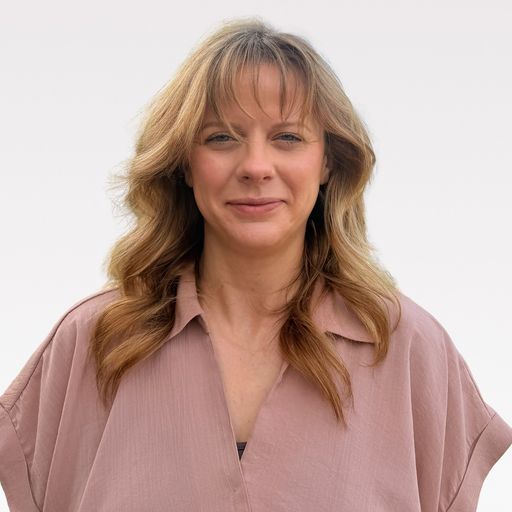 A headshot image of Michelle Hendrix