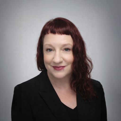 A headshot image of Suzanne Algarva