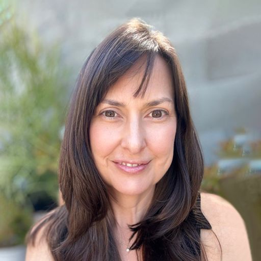 A headshot image of Amy Warren