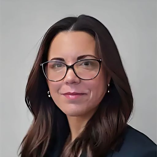 A headshot image of Kelly Baez