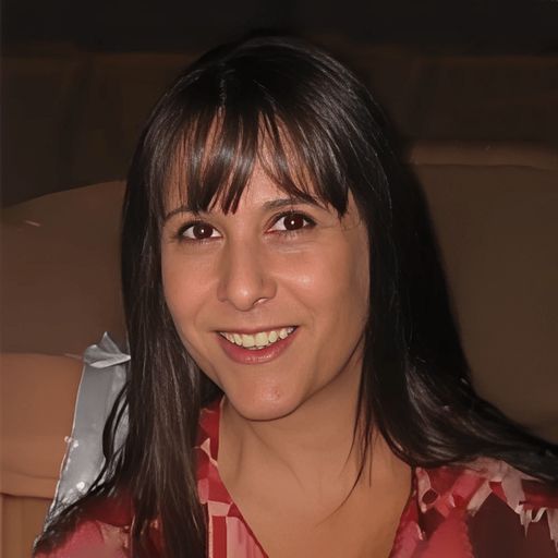 A headshot image of Sharyn Slavin
