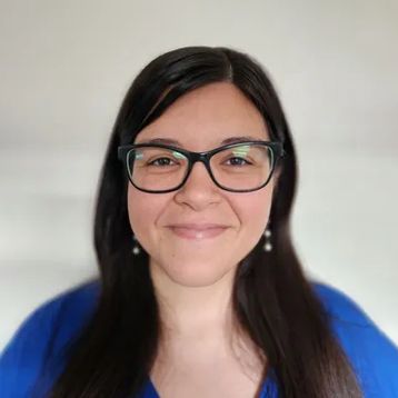 A headshot image of Nayeli Smith