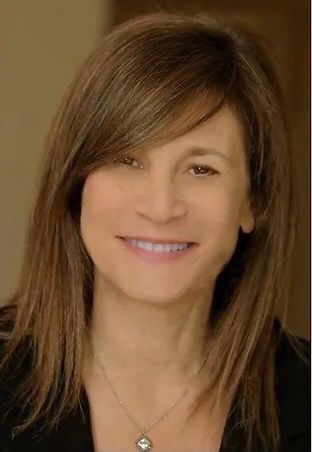 A headshot image of Ellen Golding