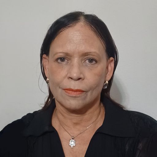 A headshot image of Leslie Westfield Baxter