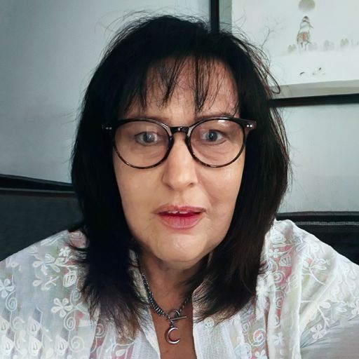 A headshot image of Dana Shunatona