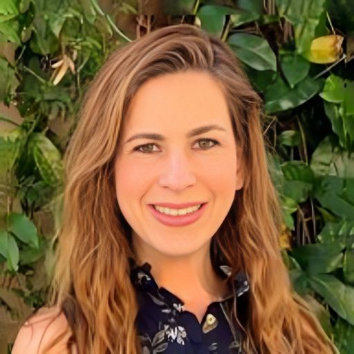 A headshot image of Lindsay Gooze