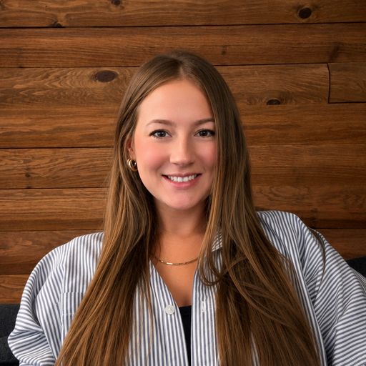 A headshot image of Sara Robertson