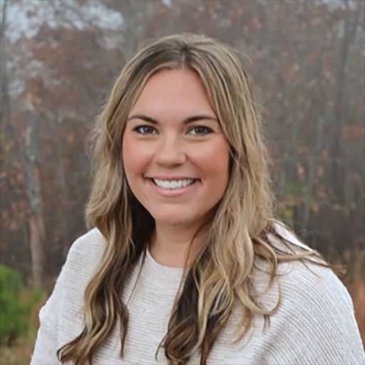 A headshot image of Lindsey Mauzy