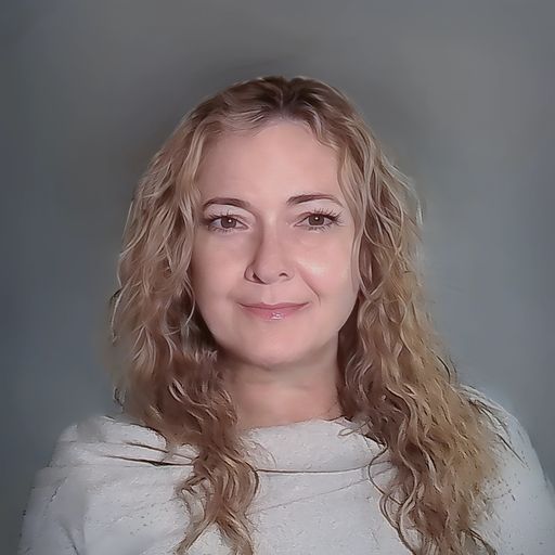 A headshot image of Alicia Jones
