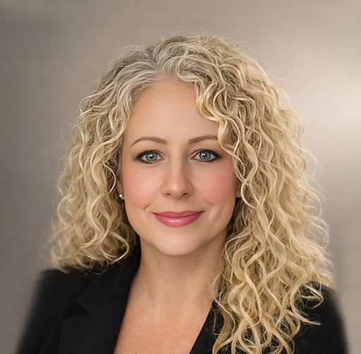 A headshot image of Traci Kramer