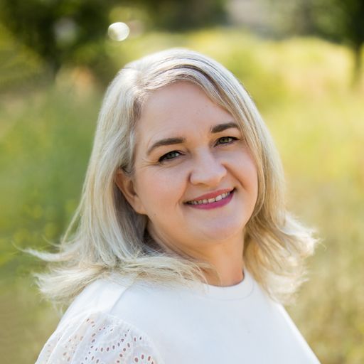 A headshot image of Sara Setzfant