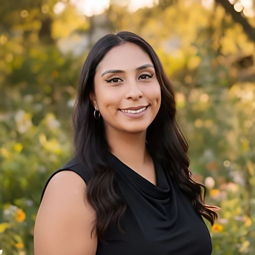 A headshot image of Claudia Candelas-Prado