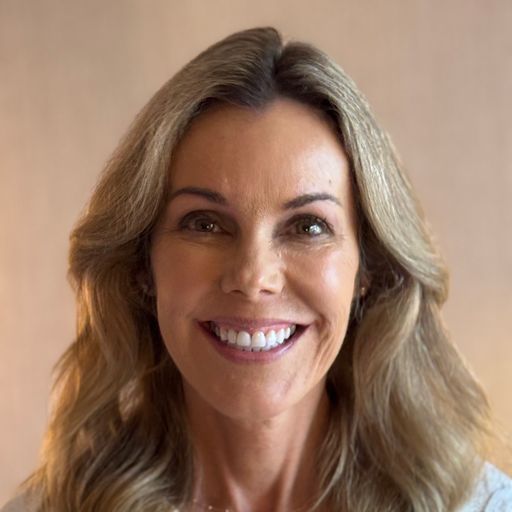 A headshot image of Elizabeth Siamas